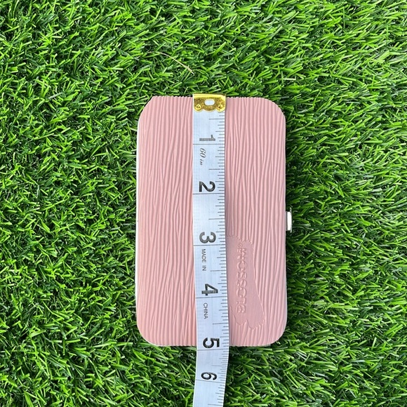 BLOSSOM Manicure Set - Picture 5 of 6